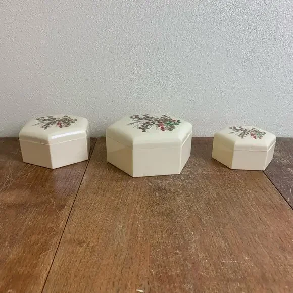 Vintage Hexagon Plastic Melamine Nesting Trinket Box Set‎ White With Red Flowers - Picture 3 of 8